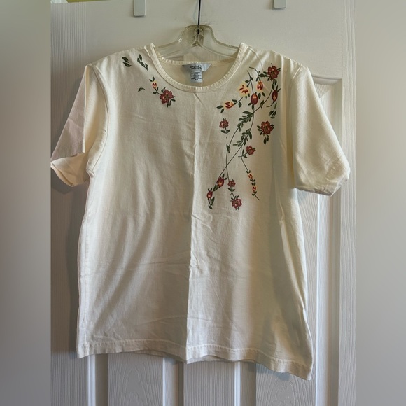 Northern Reflections cream tshirt with floral print - Picture 1 of 2